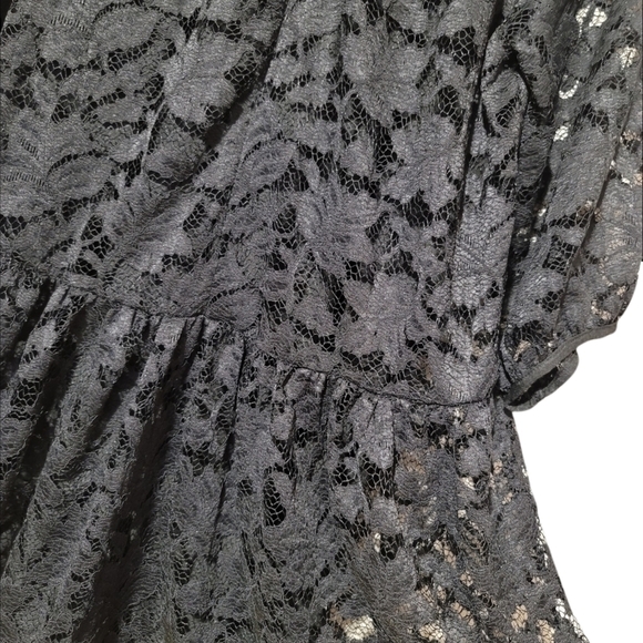 Black Raglan Balloon Sleeve Lace Dress - Picture 5 of 9